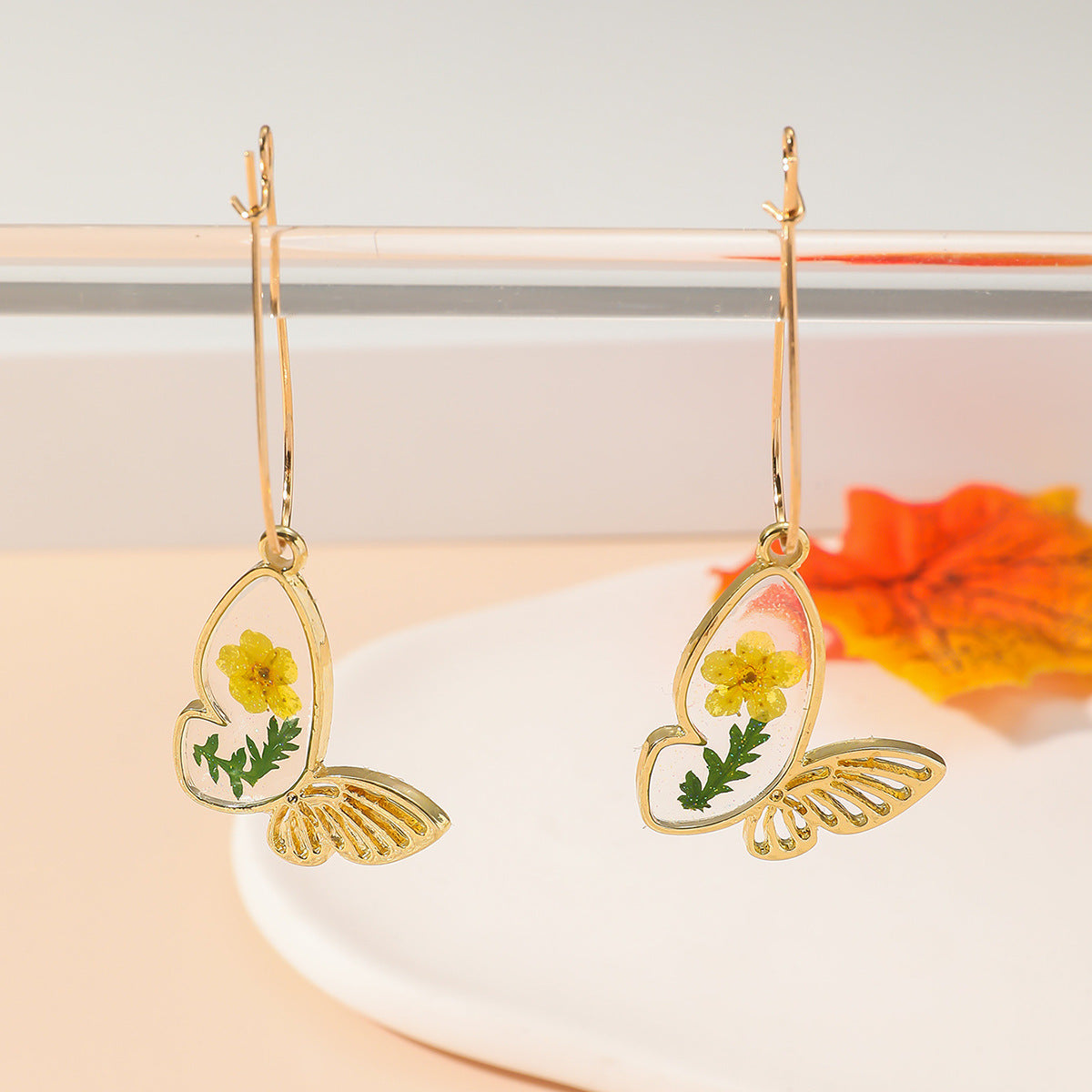 Wholesale  Fashion  Dried Flower Dropping Glue Butterfly Earrings