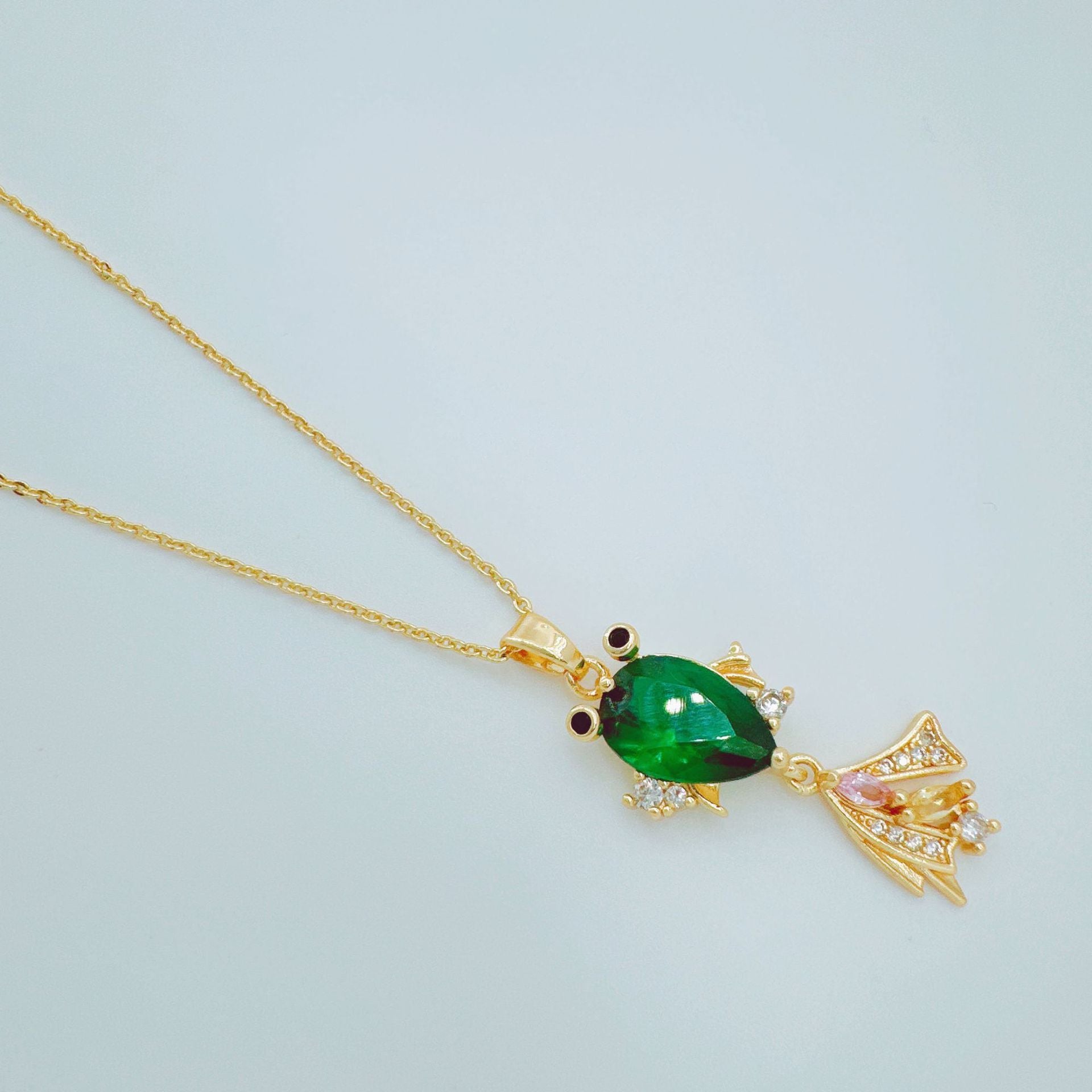 Wholesale Goldfish Pendant Necklace Inlaid Diamond European Style Everyday Jewelry Accessory for Women