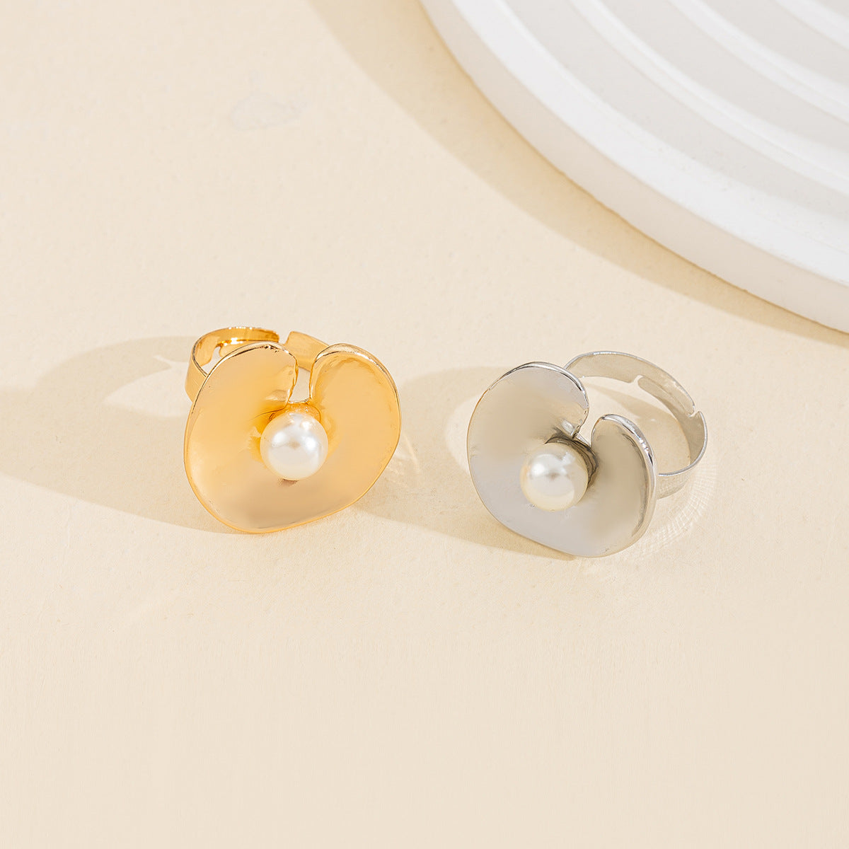 Wholesale metal retro art flower ring