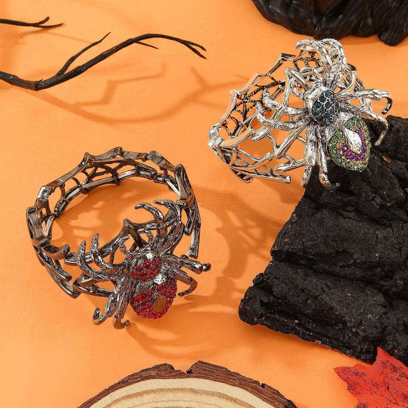Wholesale Antique Silver  Skull Bracelet  Party Fashion Accessory for Women
