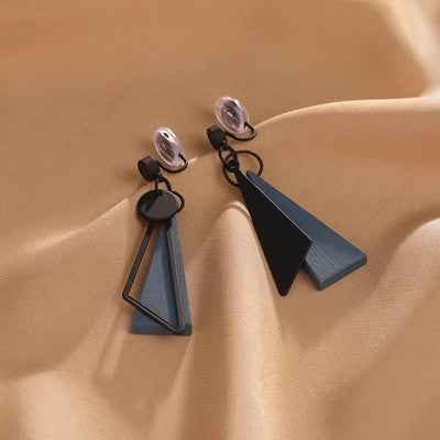 Wholesale Asymmetric Black S925 Silver Needle Earrings