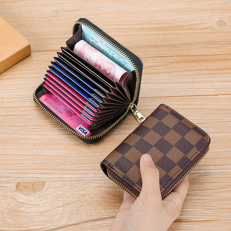 Wholesale Stylish Retro Checkered Accordion Card Wallet With Large Capacity PVC Material Daily Use Resale Item