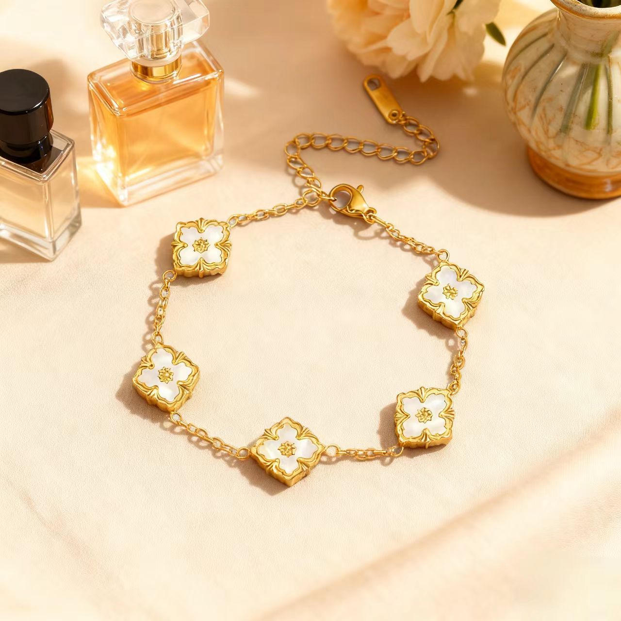Wholesale Titanium Steel Vintage Four-Leaf Clover &  Flower Bracelet,  Mother-of-Pearl Accents,  Fashion Jewelry for Women Office Daily Wear