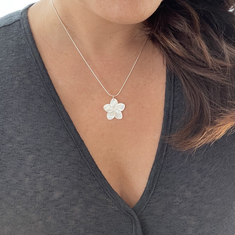Wholesale  Summer  Blossom Peach  Flower Necklaces