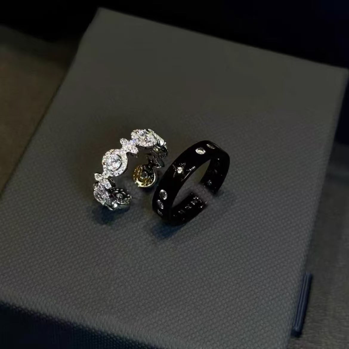 Wholesale Fashion Meteor Black Knight Couple Rings Adjustable Alloy Jewelry Gift Set