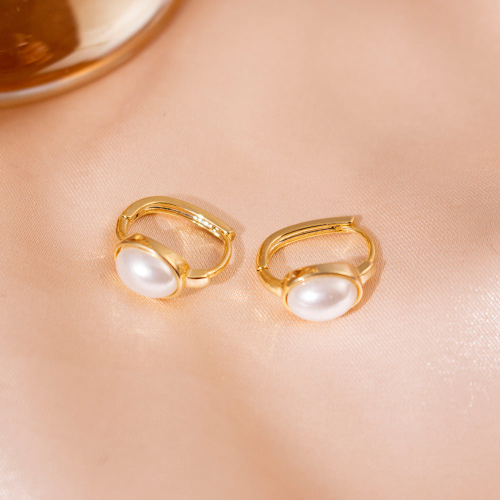 Wholesale Retro Elegant Geometric Pearl Ear Buckle Light Luxury Earrings