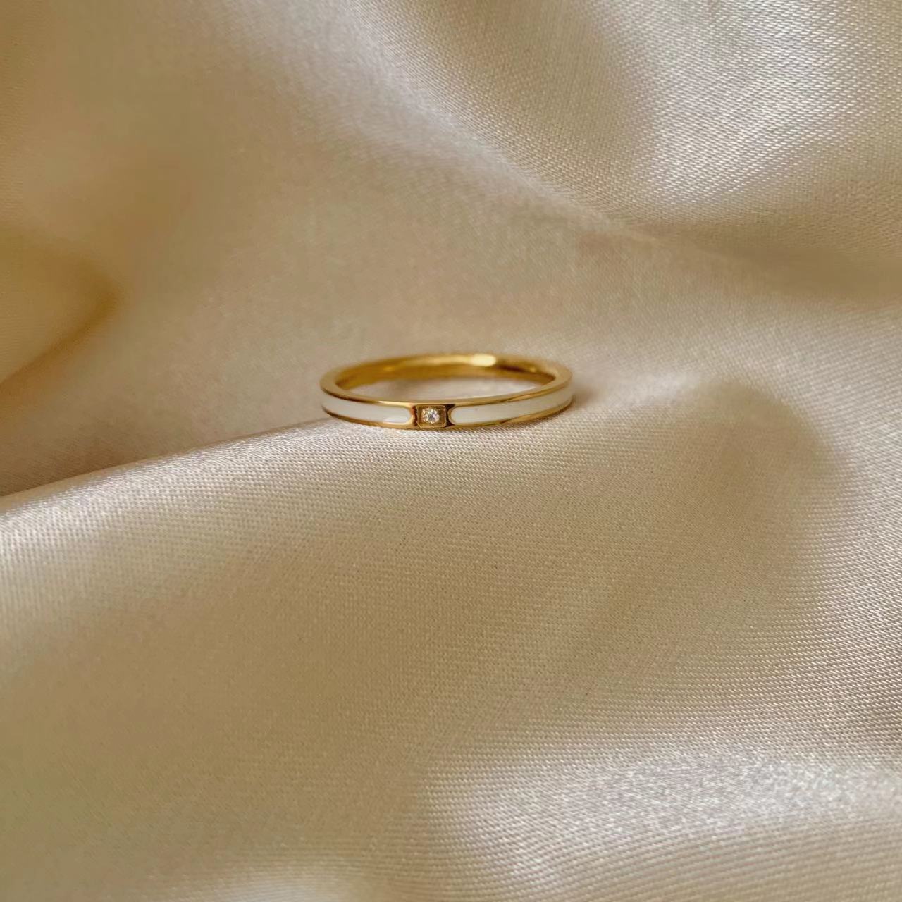 Wholesale titanium steel luxury element white shell inlaid stone  ring