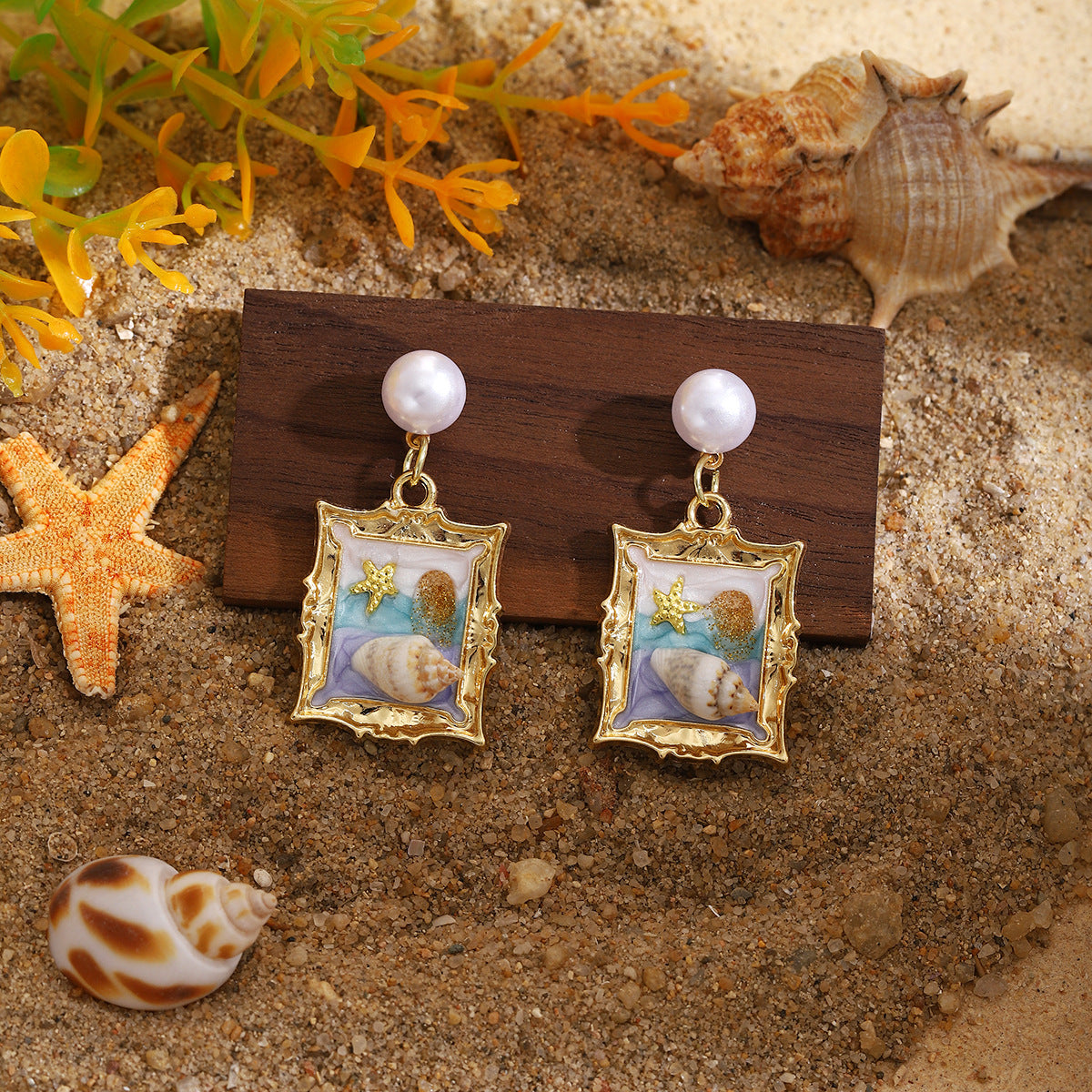 Wholesale Oil Dropping Three-dimensional Conch Pearl Flower Earrings