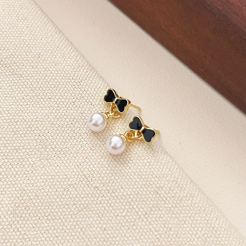 Wholesale Black Camellia Sterling Silver Light Luxury Earrings