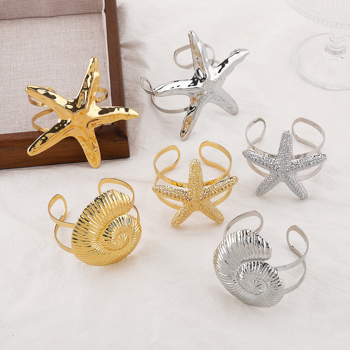 Wholesale  Fashion Personality Design Starfish Conch Open Bracelet