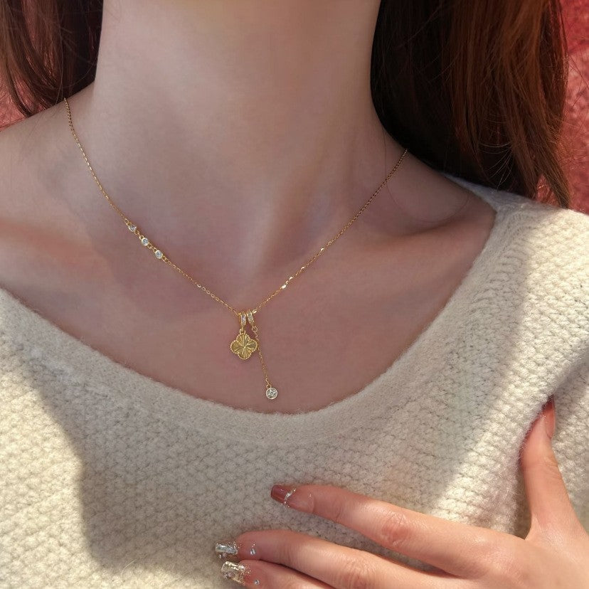 Wholesale Classic Laser Four-Leaf Clover Light Luxury Necklace