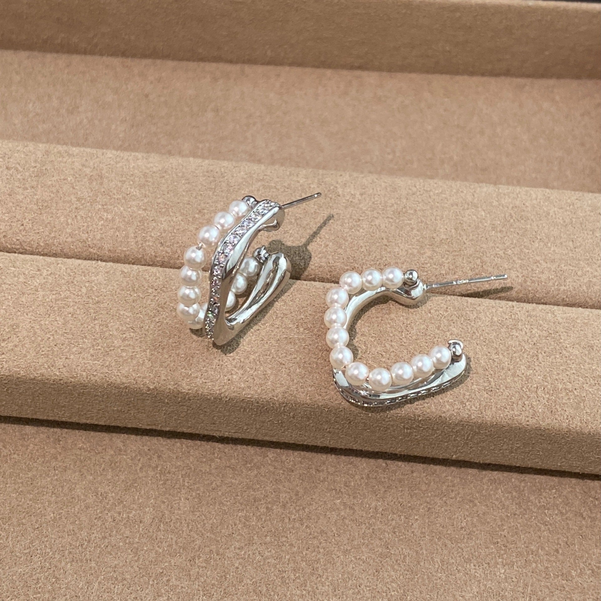 Wholesale Diamond and pearl earrings