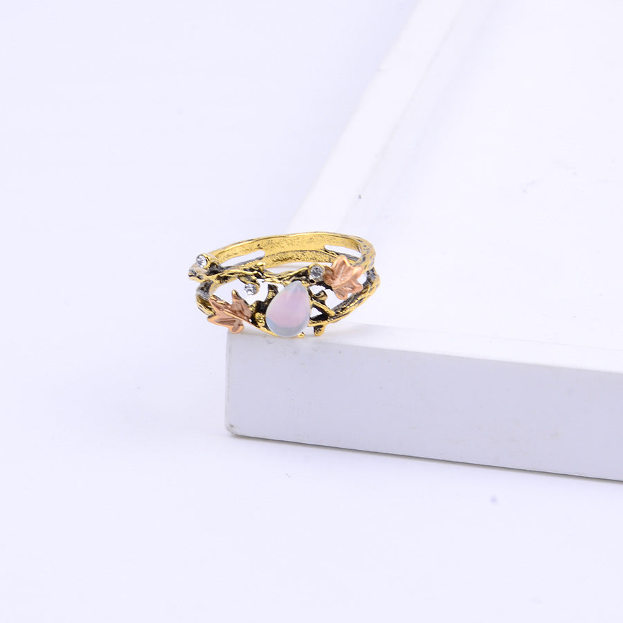 Wholesale Vintage Maple Leaf Ring Distressed Gold Tone Fashion Jewelry Accessory Chic Everyday Wear