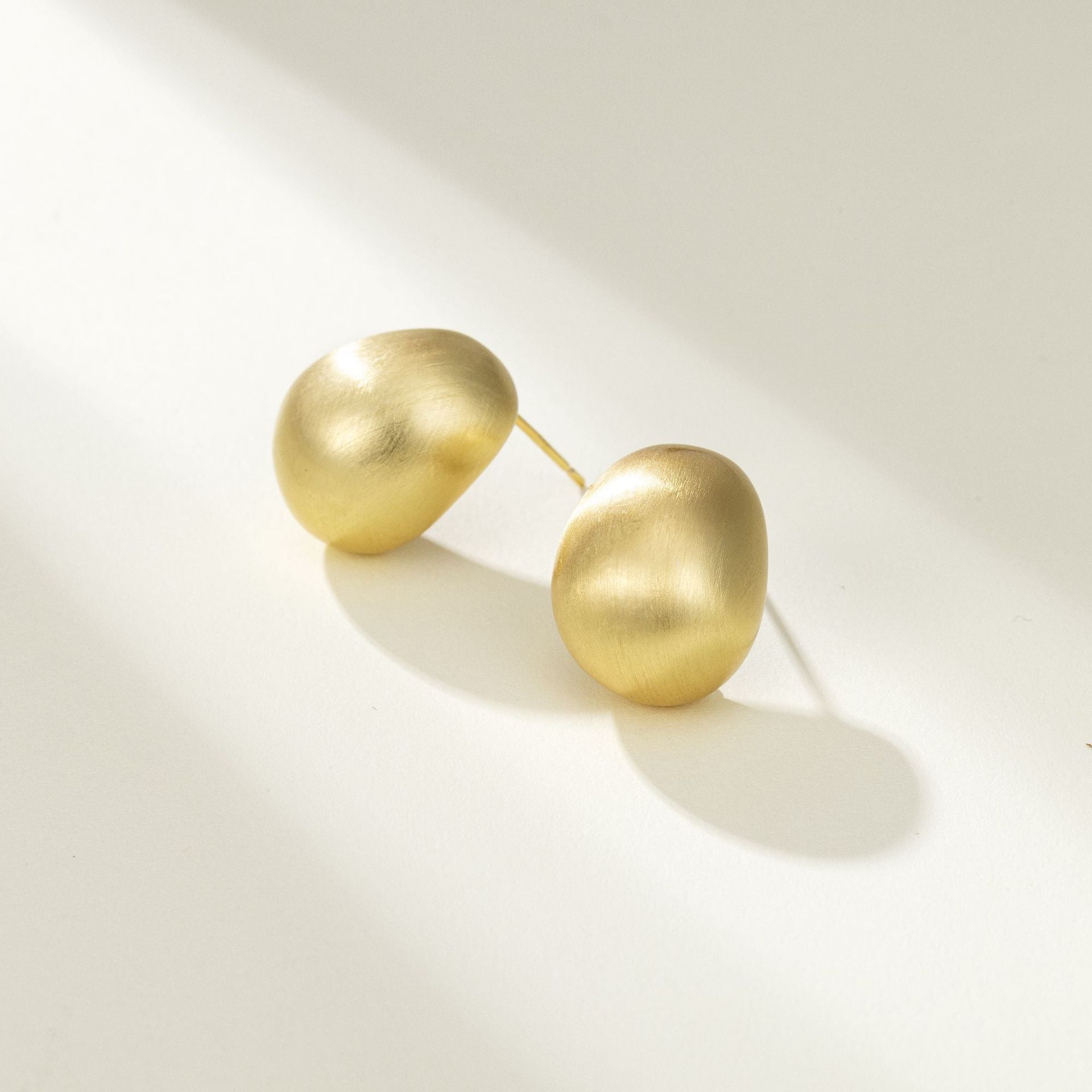 Wholesale Retro Drawing Semi-round Earrings