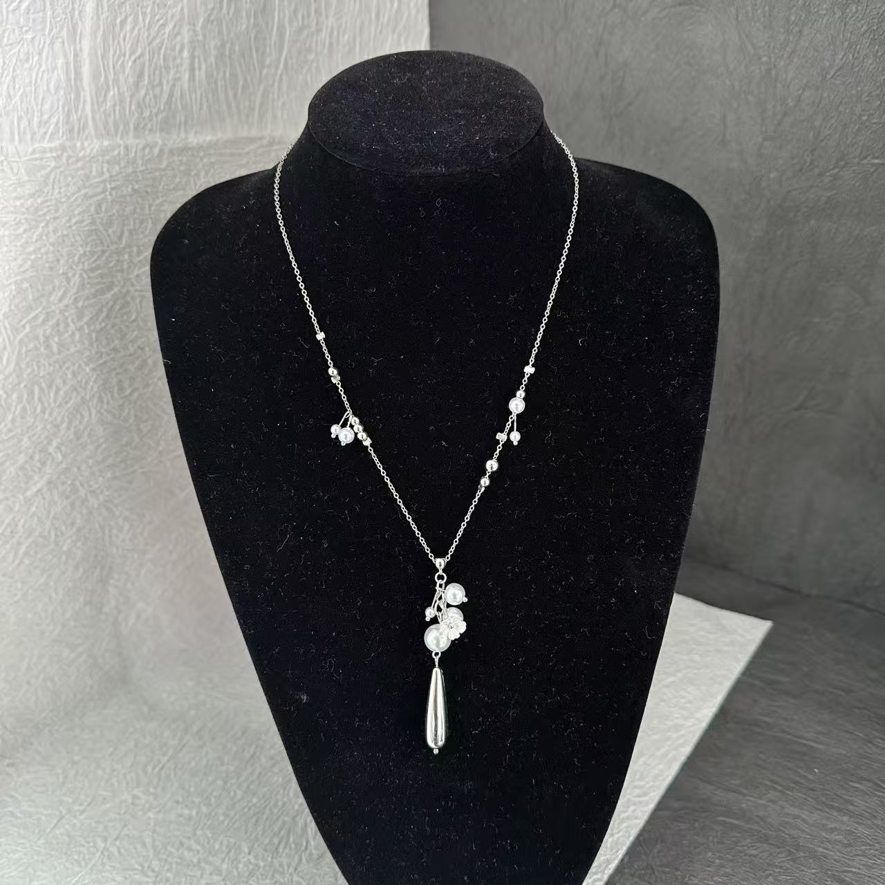 Wholesale Vintage Pearl Rhinestone Layering Necklace French Court Style Alloy Chain Trendy Boutique Jewelry Gift