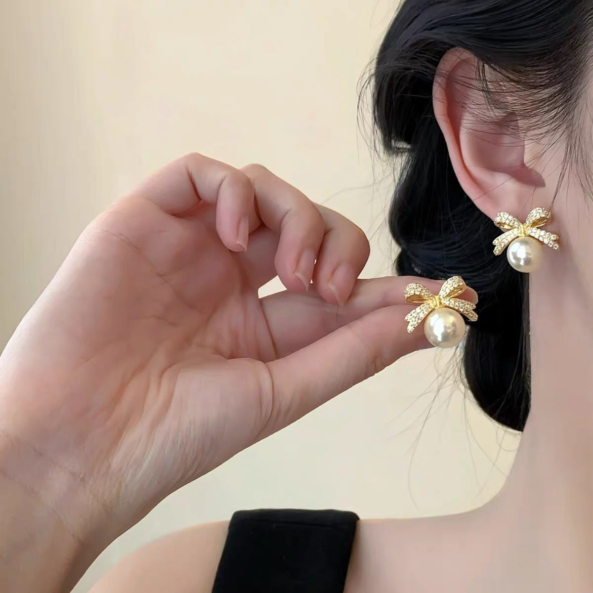 Wholesale Bow Pearl Earrings  Luxury Earrings