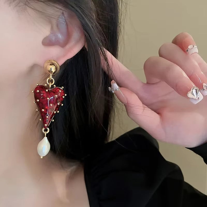 Wholesale  heart-shaped pearl earrings  light luxury earrings