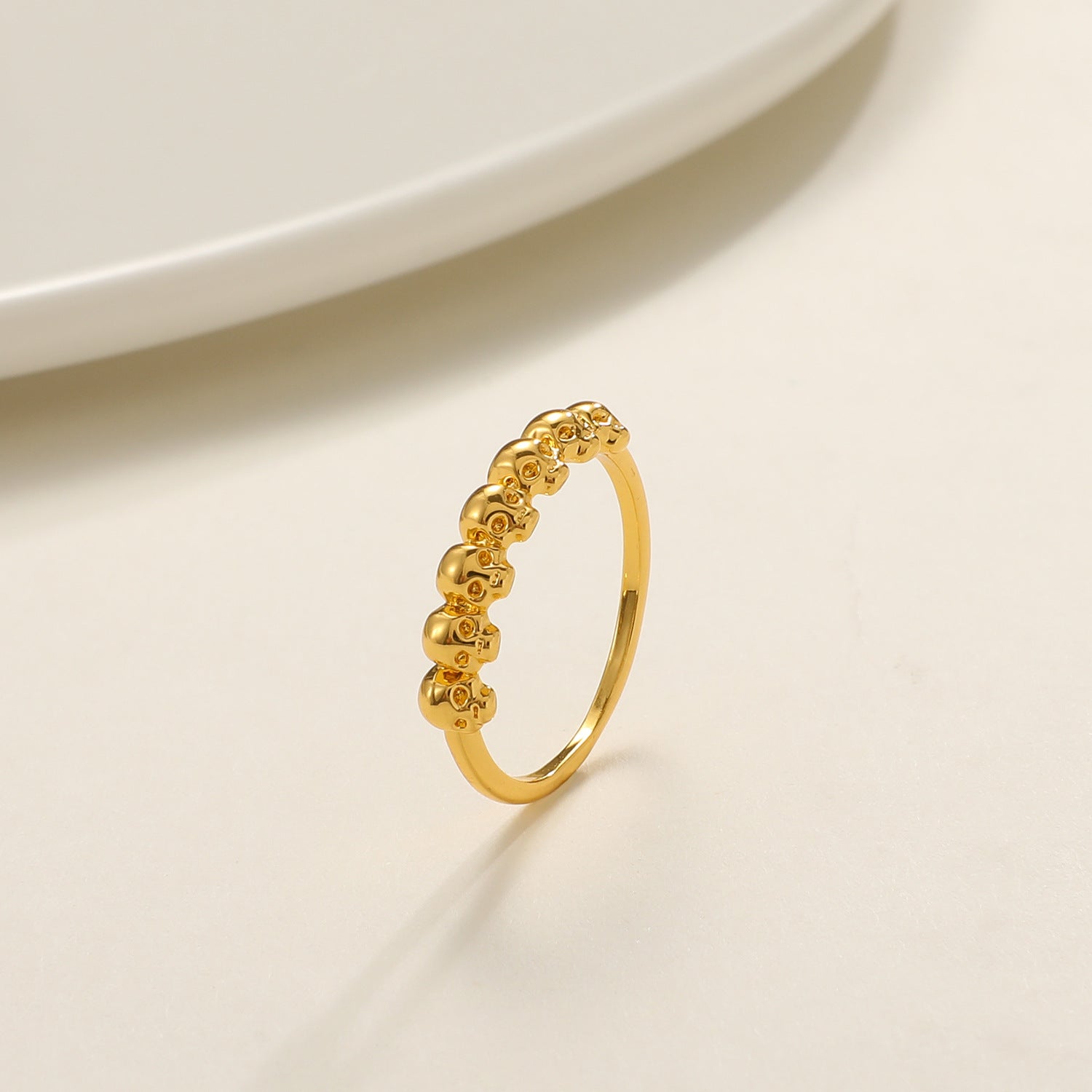 Wholesale retro seven skull  exaggerated  ring