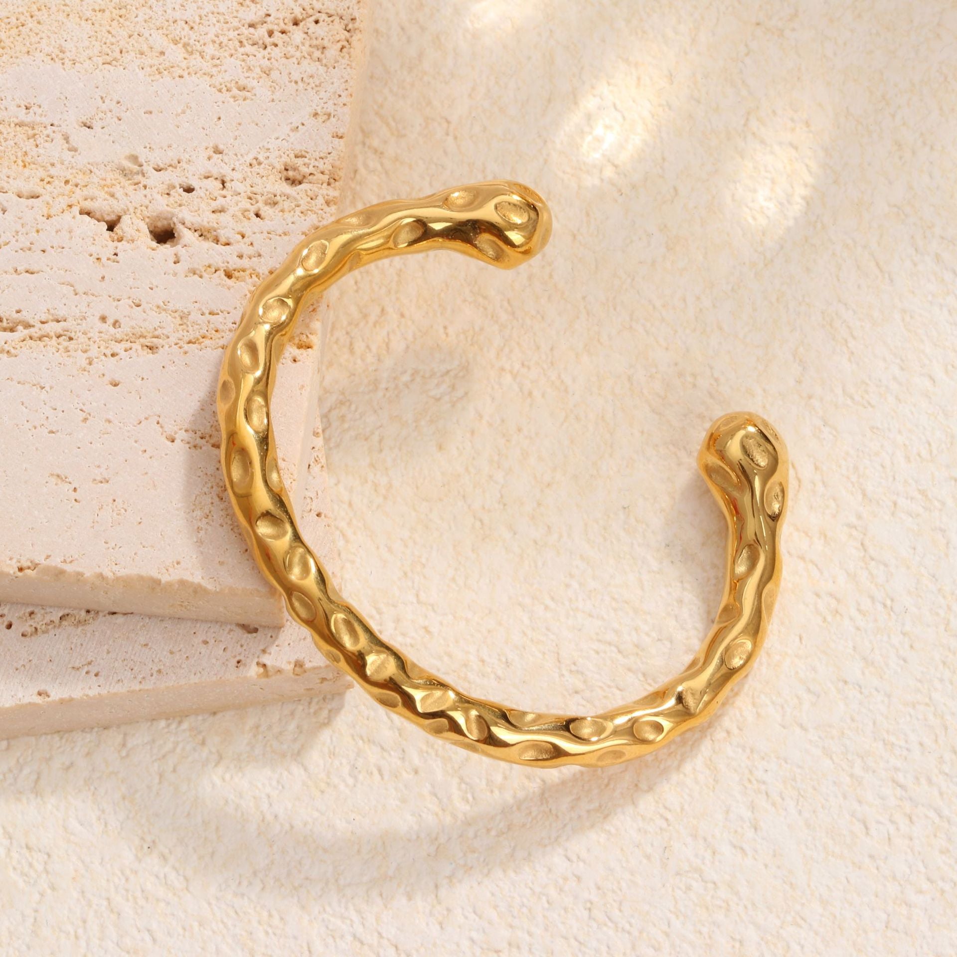 Wholesale  Retro Light Luxury Titanium Steel Gold Bracelet