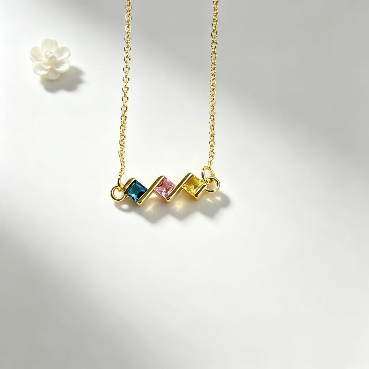 Wholesale Sweet 18K Gold Plated Brass Geometric Square Colorful Zircon Pendant Versatile Jewelry Accessory For Everyday Layering