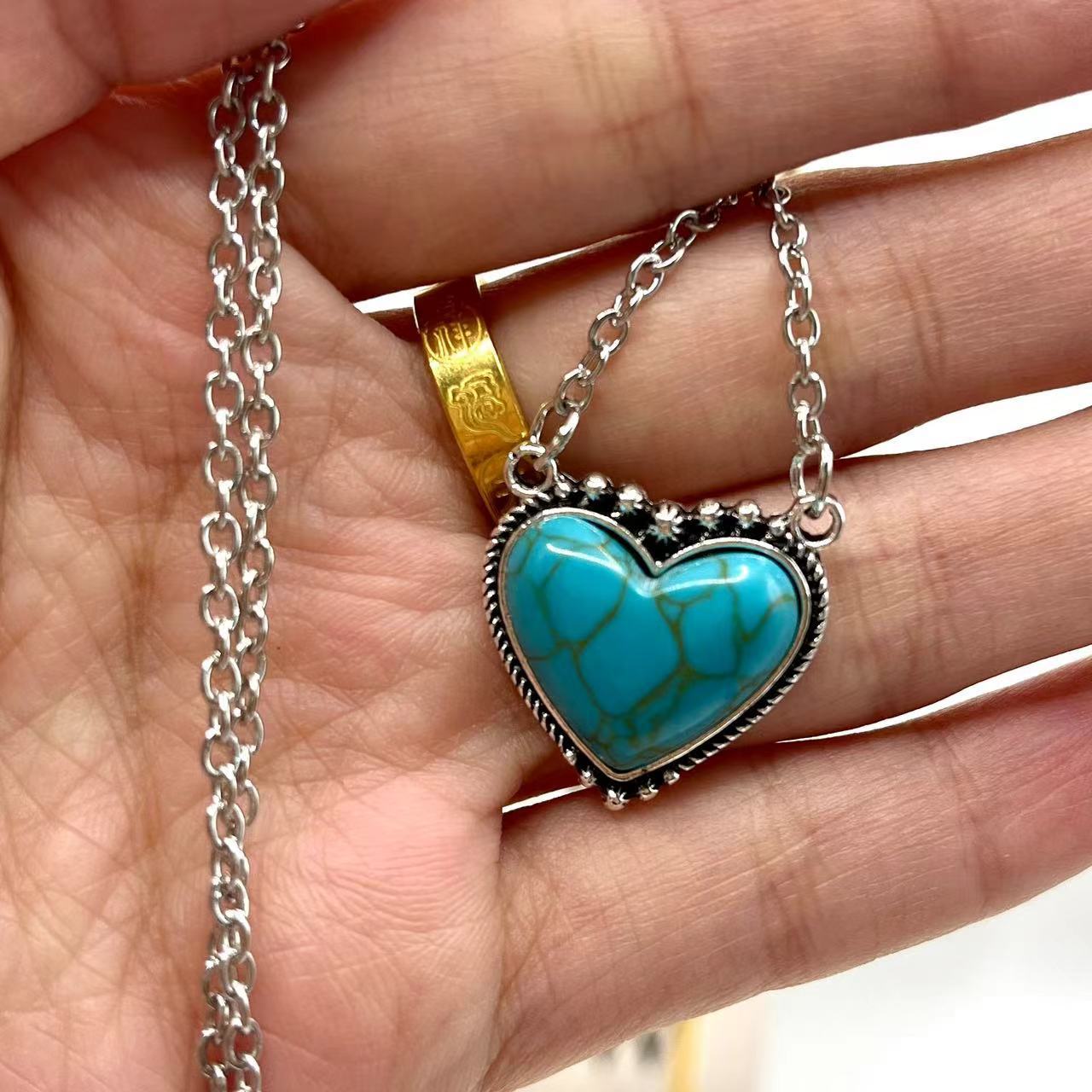 Wholesale Alloy Turquoise Pendant Necklace Bohemian Style Fashion Accessory Gift