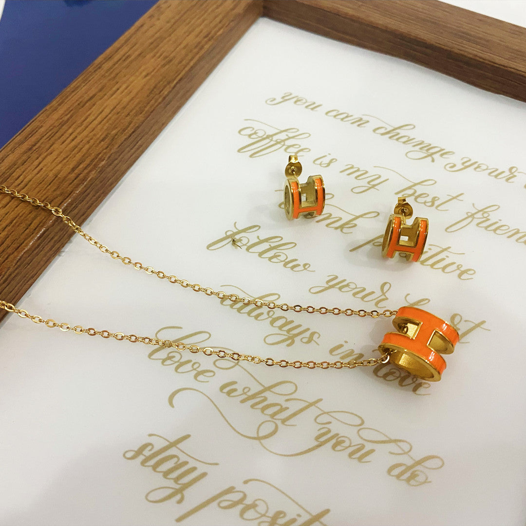 Wholesale Letter Necklace Gold Enamel Craft Clavicle Necklaces ACC-NE-YZXW001