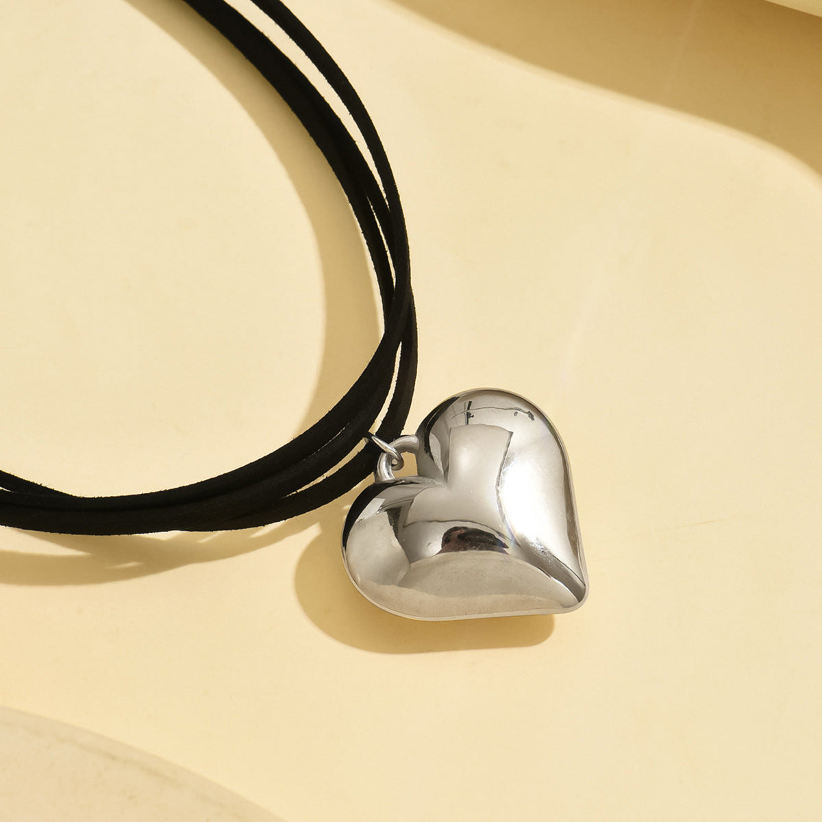 Wholesale Exaggerated Love Pendant Necklace Multi-layer Collarbone Necklace