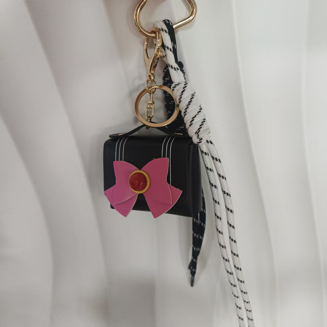 Wholesale Deep Red PU Bag Lanyard Keychain Polka Dot Design Trendy Car Key Accessory Gift