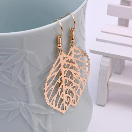 Wholesale leaf pendant long earrings