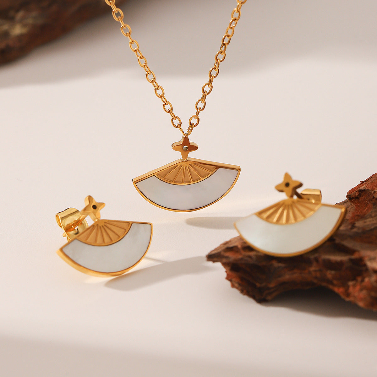 Wholesale  stainless steel jewelry women's non-fading inlaid shell fan pendant necklace earrings combination
