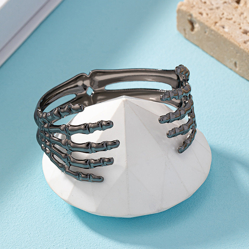 Wholesale  skull metal Paw bracelet all-match high street accessories INS style couple metal silver bracelet