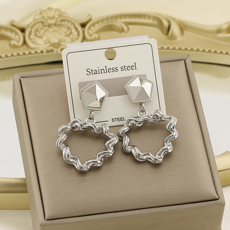 Wholesale geometric patchwork pleated pattern hollow heart shaped stainless steel earrings