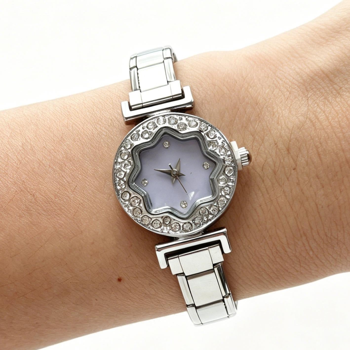 Wholesale Stainless Steel Modular Detachable Women' s Watch,  Flower Diamond Dial Quartz,  Fashion Accessory for Everyday Wear and Boutique Resale