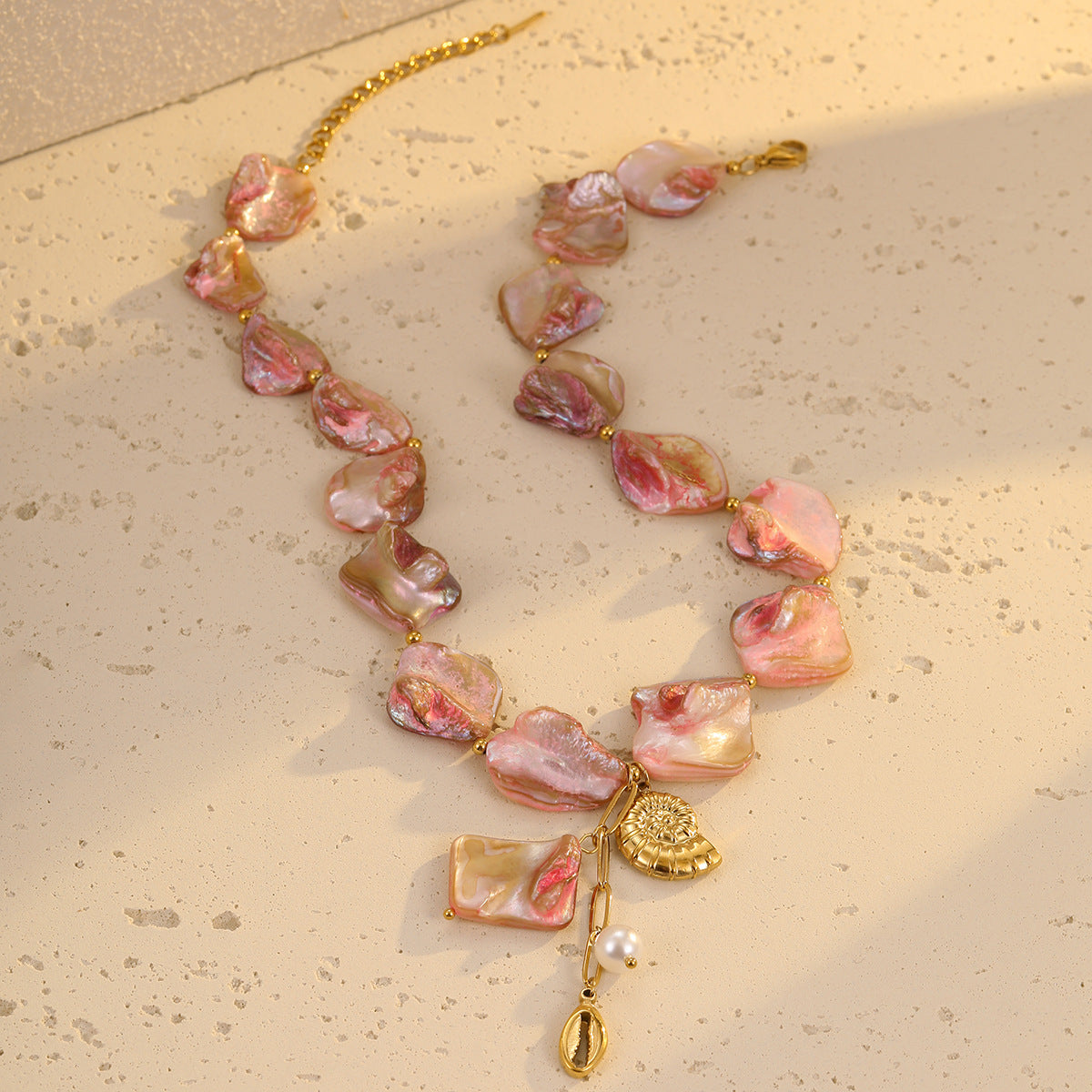 Wholesale beach style pink shell beaded stainless steel conch pearl pendant clavicle chain