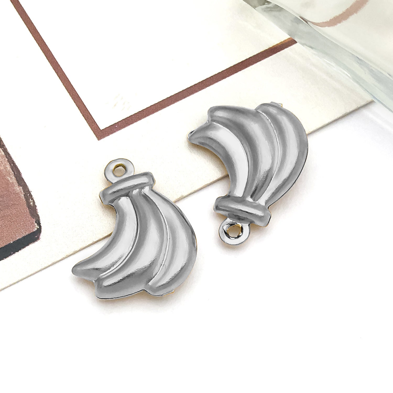 Wholesale Stainless steel vacuum plated hollow angel heart fruit  Charms