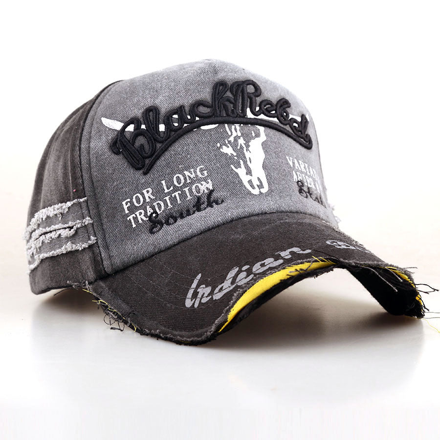 Wholesale Fashionable letter embroidered baseball cap