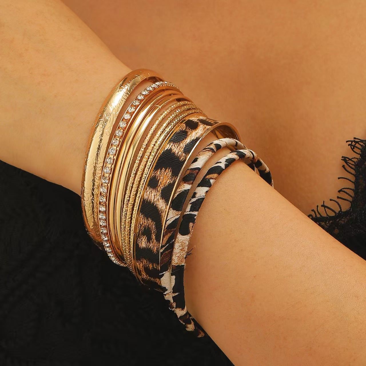 Wholesale Ethnic-Style Alloy Hand Jewelry Vintage Wide-Band Bracelet Layered Bracelet Set Gold Plated Bracelet