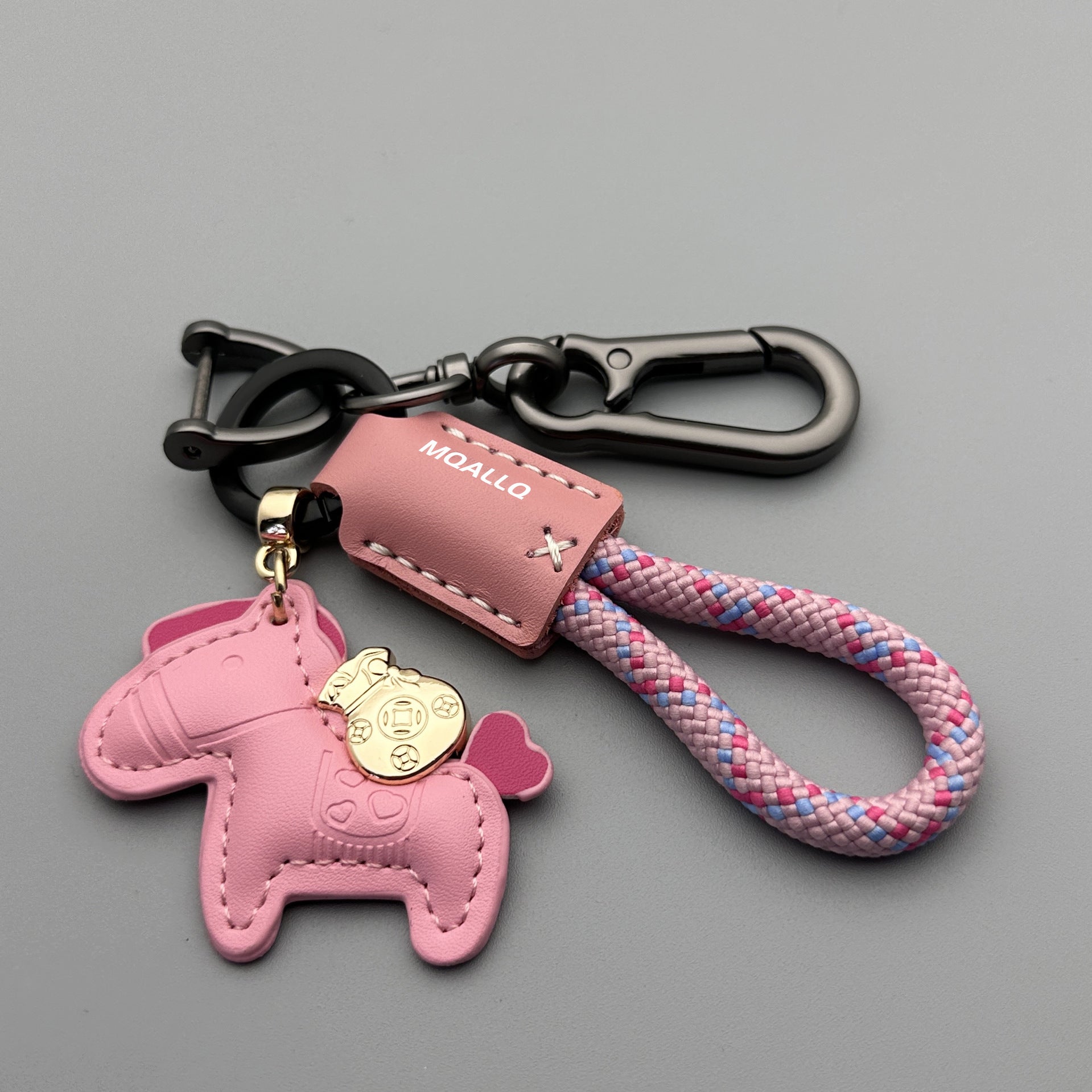 Wholesale Modern Minimalist Keychain with Green Flocked Rope and Pony,  Car Key Accessory for Boutique Resale