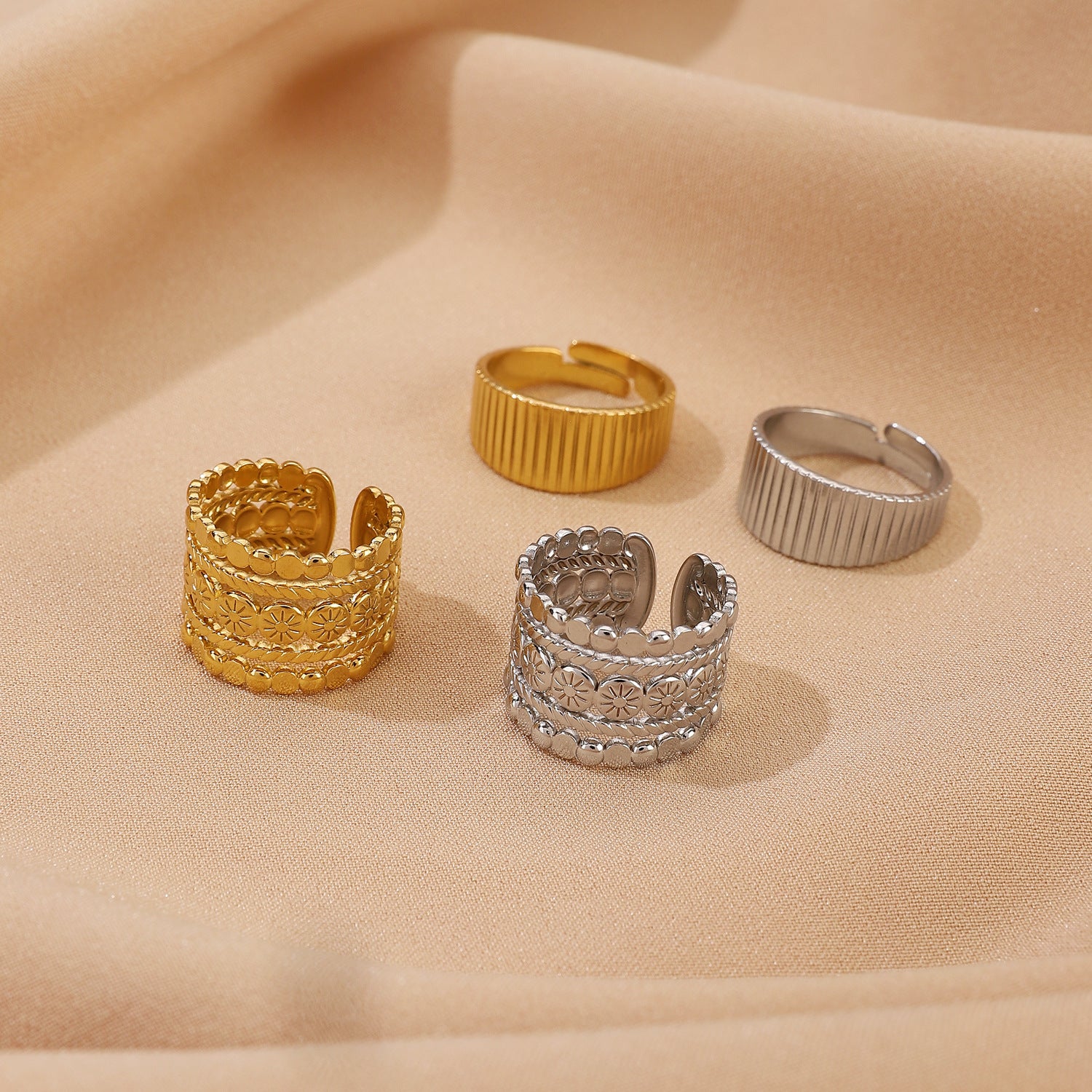 Anello in acciaio inossidabile con modello di intaglio cavo all'ingrosso