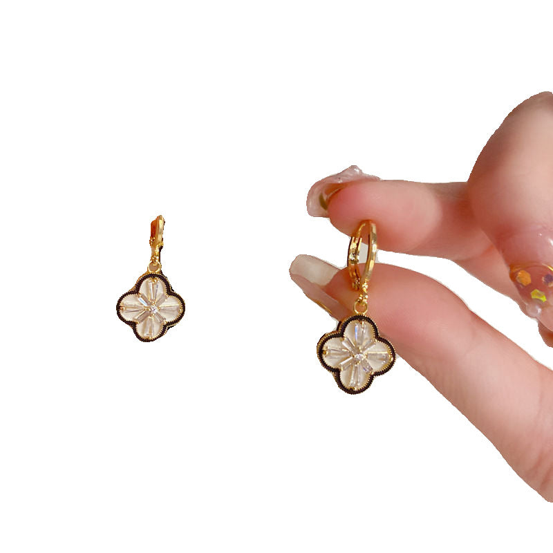 Wholesale Sweet Four-Leaf Flower Clavicle Chain - Titanium Steel,  Non-Fading,  Gemstone Accents - Boutique Resale Jewelry