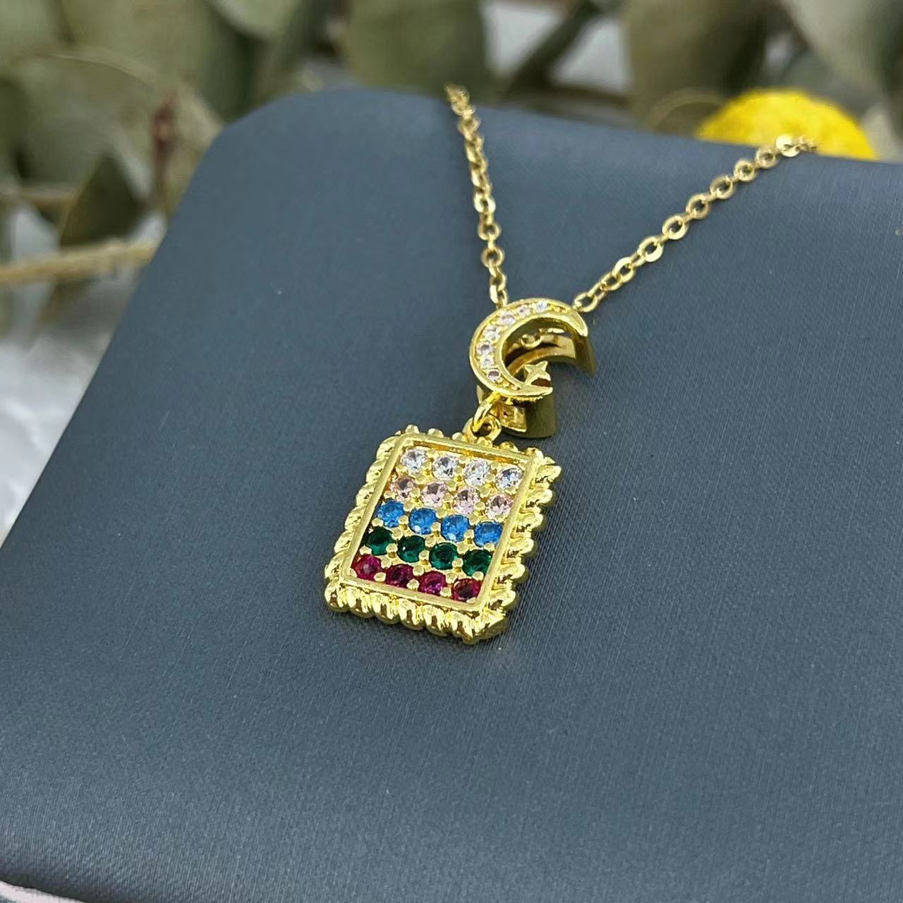 Wholesale  Copper Plated Gold Micro-inlay Color Zircon Moon Design Pendant Necklace