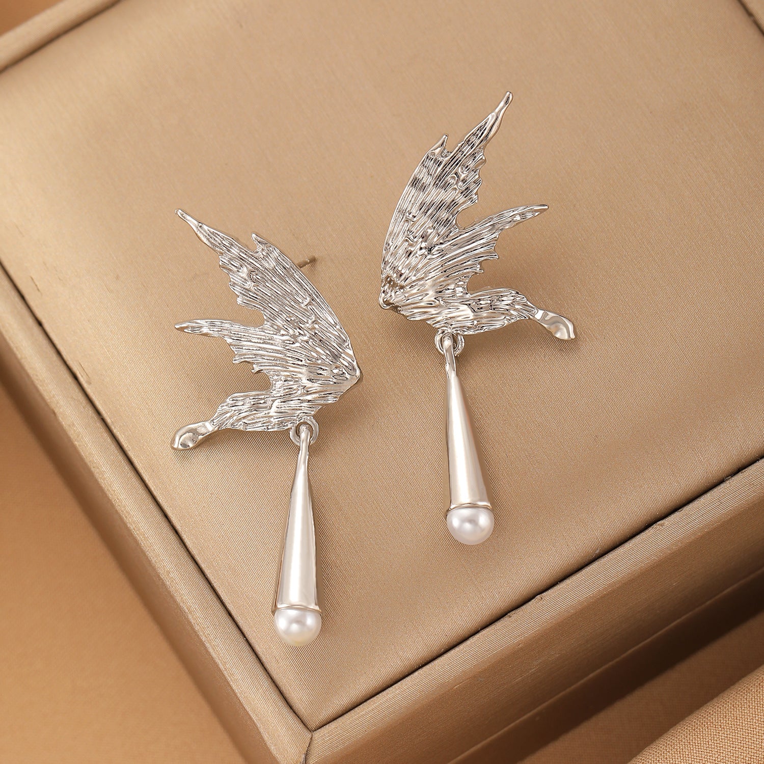 Wholesale Alloy geometric long hollow earrings