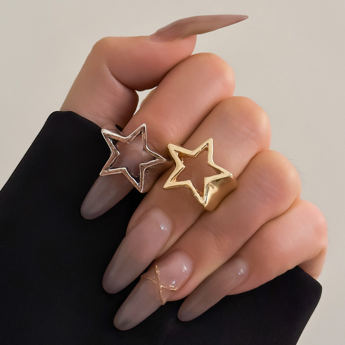 Wholesale Trendy Metal Hollow Star Ring Set - Geometric Five-Point Star Jewelry for Women,  Gift &  Everyday Wear