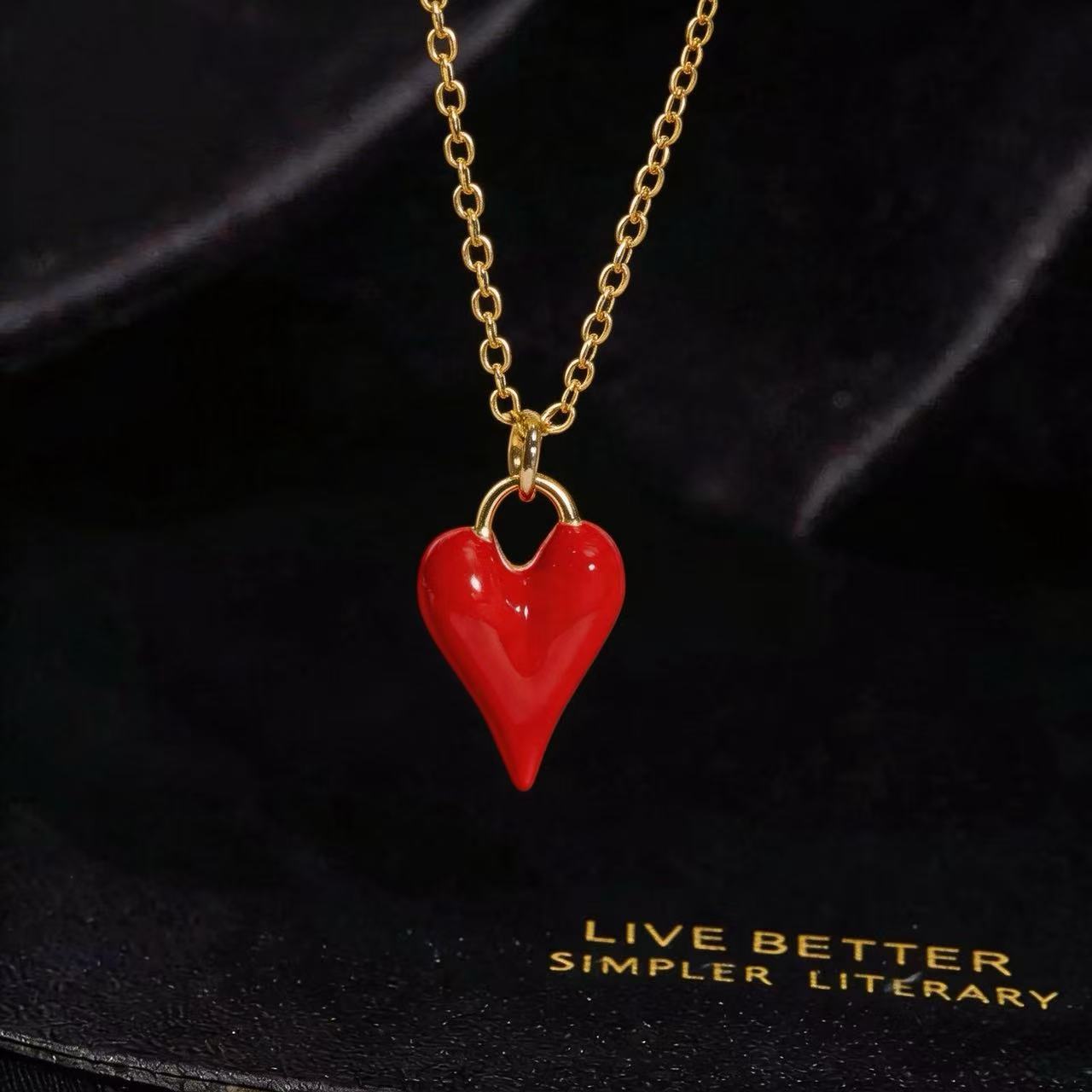 Wholesale Retro Red Heart Pendant Necklace For Women Copper Zircon Long Chain Gift Fashion Accessory
