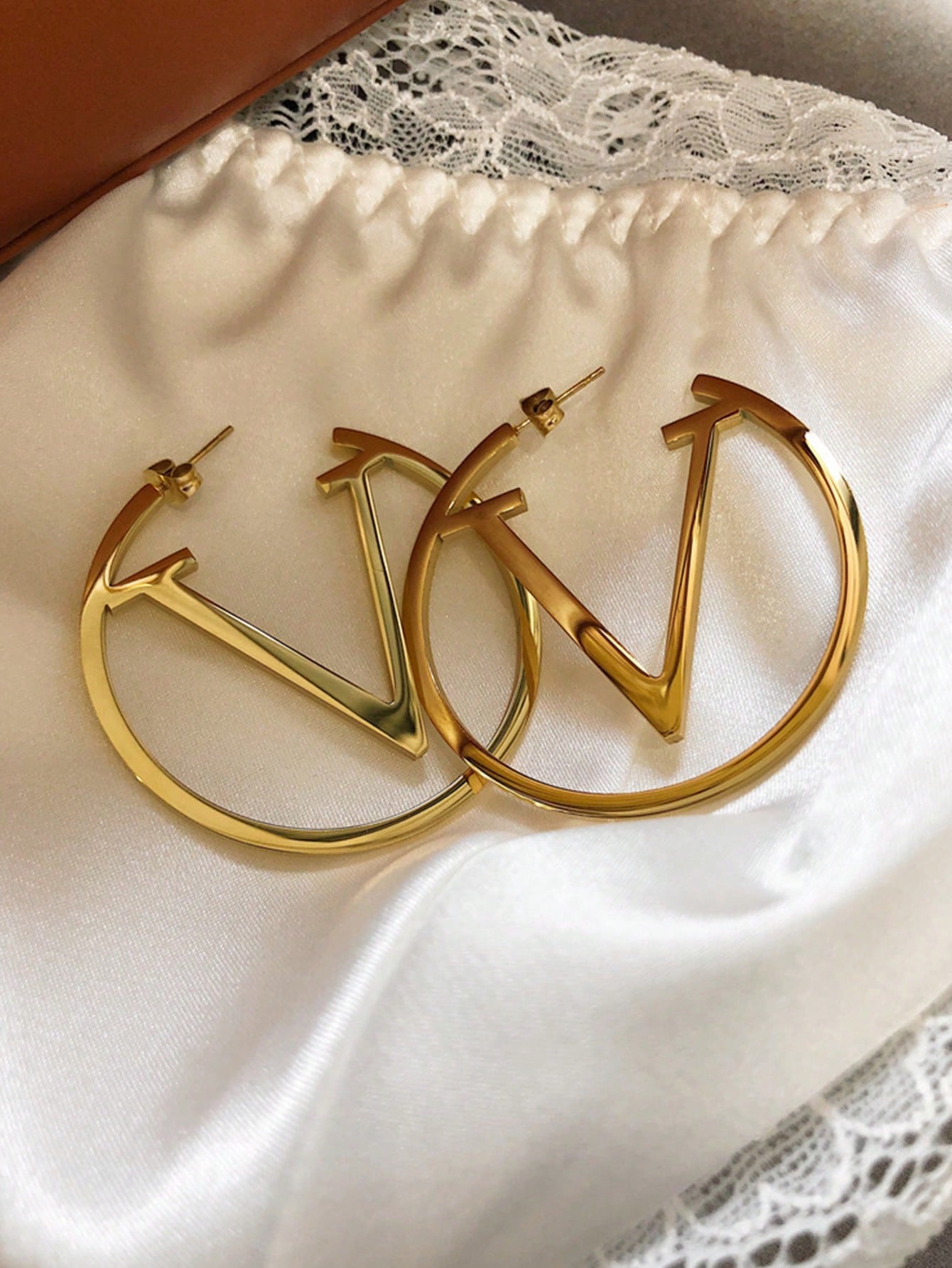 Wholesale Stylish Geometric V-Shaped Ear Studs Titanium Steel Retro Letters Fashion Accessory for Women