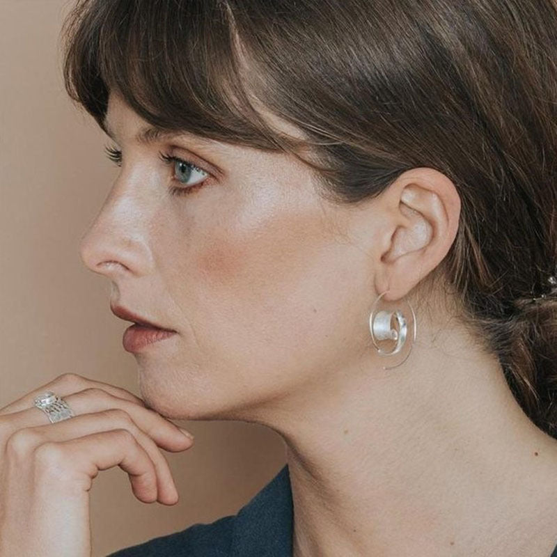 Wholesale geometric spiral ear ring fashion golden silver alloy exaggerated earrings