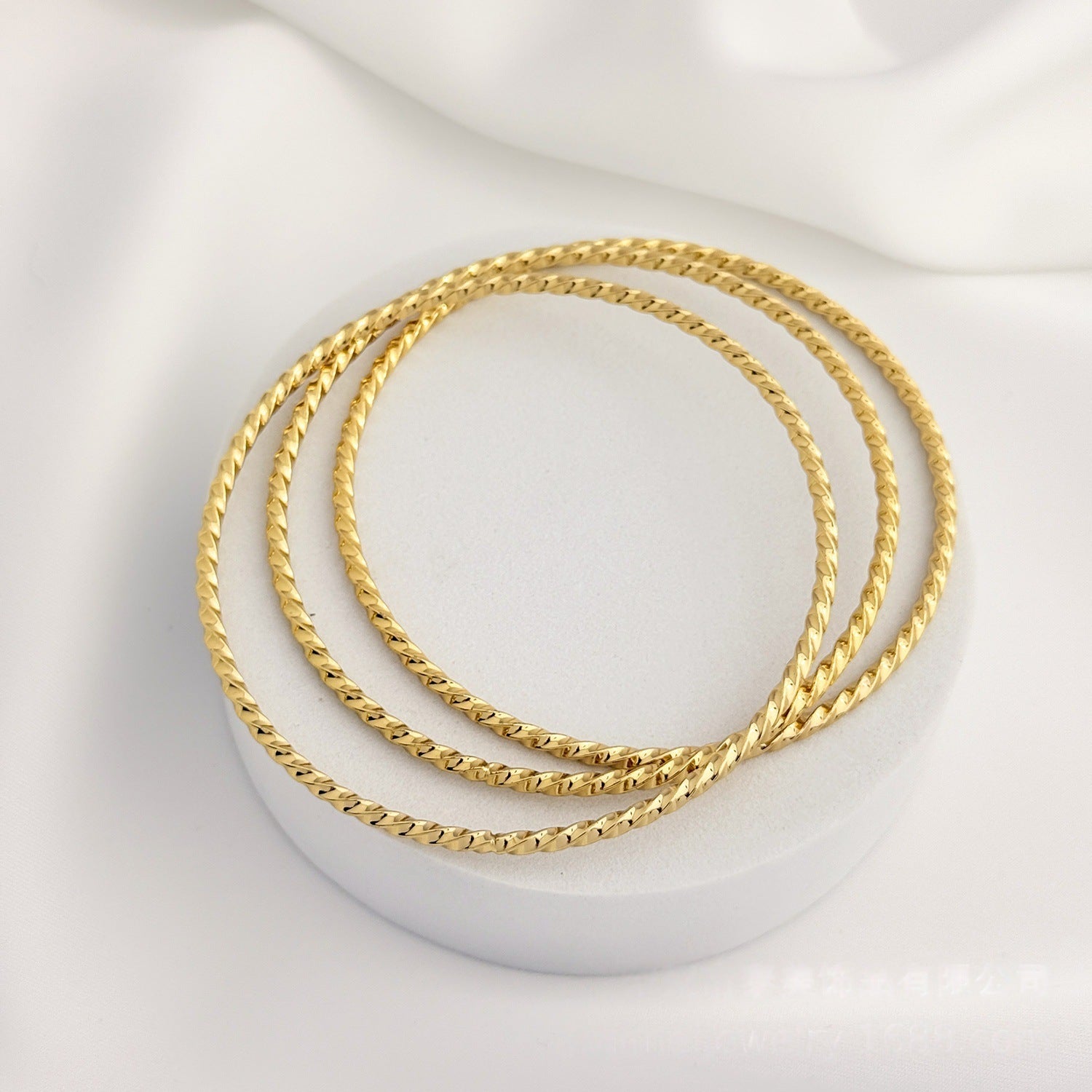 Wholesale Stainless Steel Plated Geometric Bangle Modern Minimalist Jewelry Accessory
