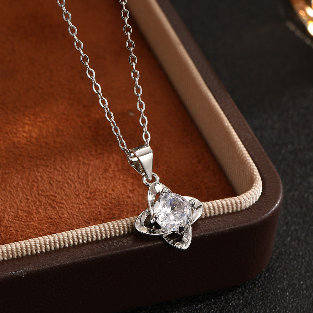 Wholesale Silver Four Leaf Clover Moissanite Pendant Necklace Trendy Fashion Layering Jewelry Accessory