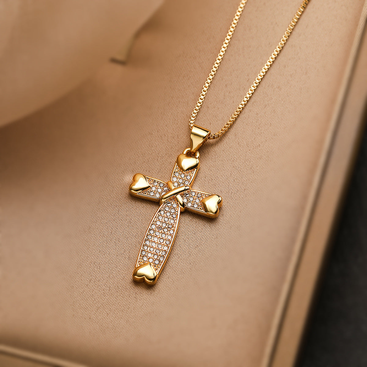Wholesale Simple Copper Plated 18K Gold Zircon Cross Pendant Necklace ACC-NE-AoGu006