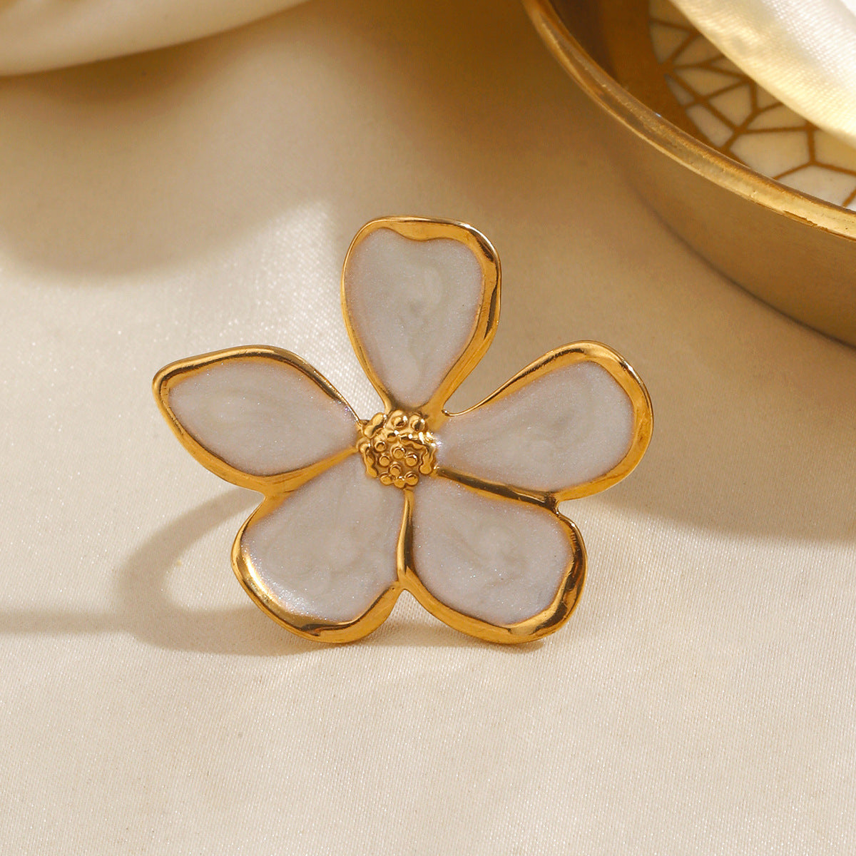 Wholesale Stainless Steel Fashion Rings with Heart,  Starfish,  and Butterfly Motifs Chic Jewelry Accessory for Gifts